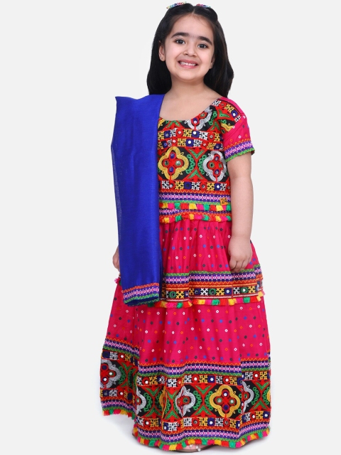 BownBee Girls Pink & Navy Blue Embroidered Semi-Stitched Lehenga & Ready to Wear Blouse with Dupatta
BownBee Girls Pink & Navy Blue Embroidered Semi-Stitched Lehenga & Ready to Wear Blouse with Dupatta
