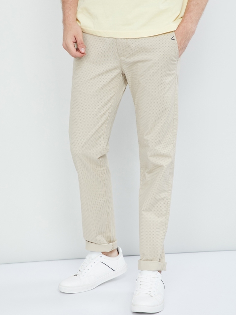 max Men Beige & Black Regular Fit Printed Regular Trousers