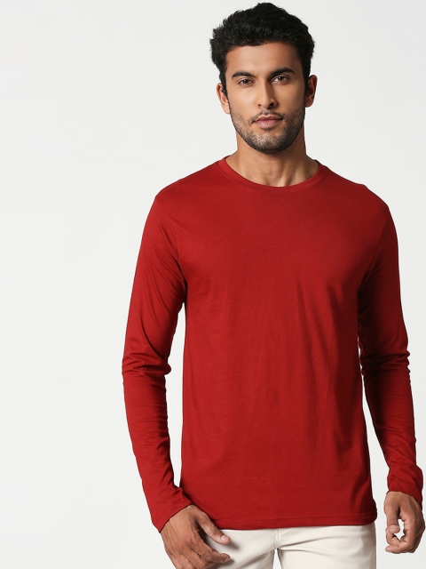 Bewakoof Men Red Solid Round Neck T-shirt