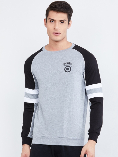 max Men Grey Melange & Black Colourblocked Round Neck T-shirt