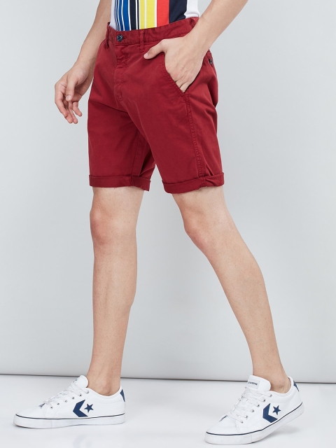 max Men Red Solid Regular Fit Regular Shorts