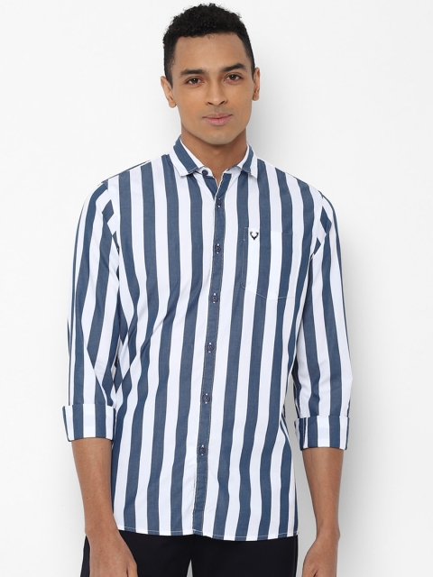 Solly Jeans Co. Men White & Navy Blue Regular Fit Striped Casual Shirt
