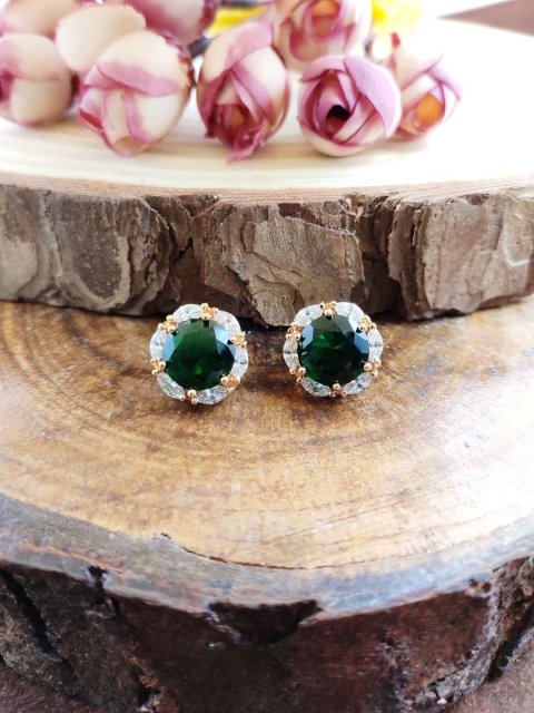 Sia Art Jewellery Green & Off-White Circular Studs
