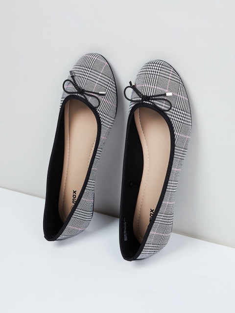 max Women Black & White Printed Ballerinas