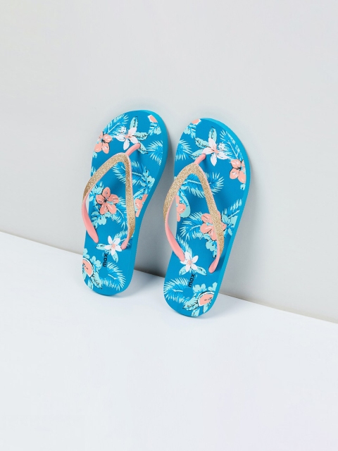 max Women Blue Printed Thong Flip-Flops