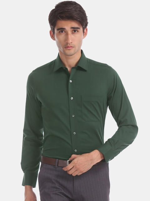 Arrow Men Green Regular Fit Solid Formal Shirt