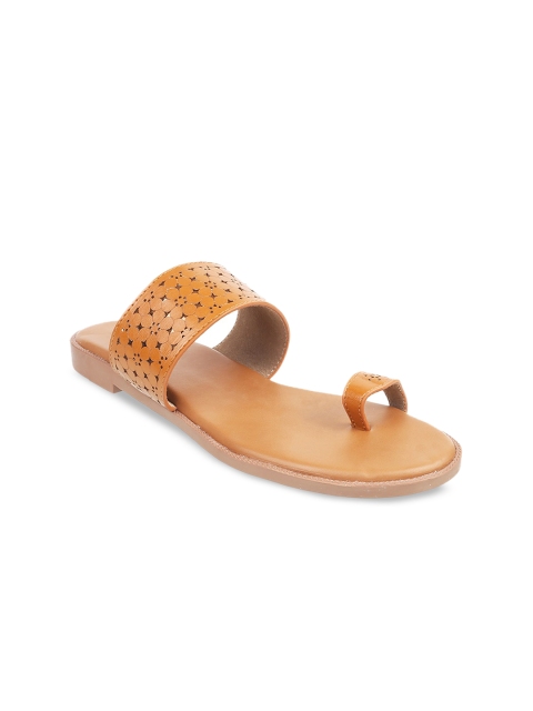 Mochi Women Tan Brown Textured One Toe Flats