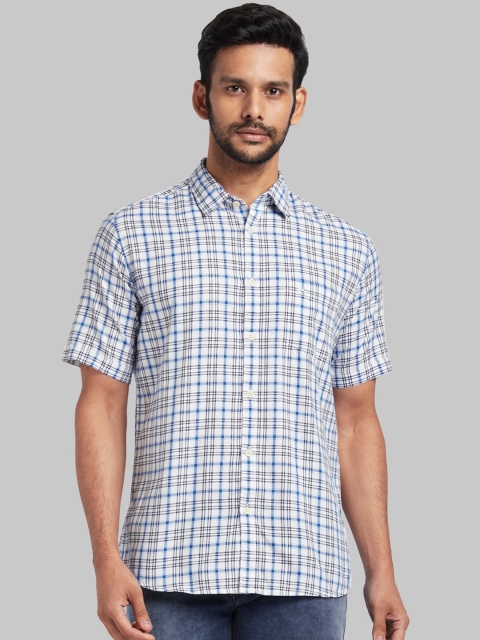Parx Men Blue & White Regular Fit Checked Casual Shirt