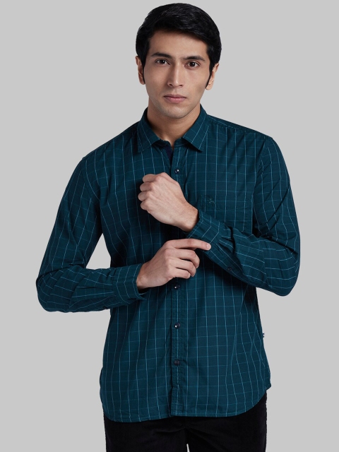 Parx Men Green Regular Fit Checked Casual Shirt