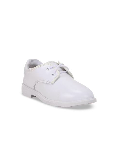 Bata Boys White Solid School Shoes
