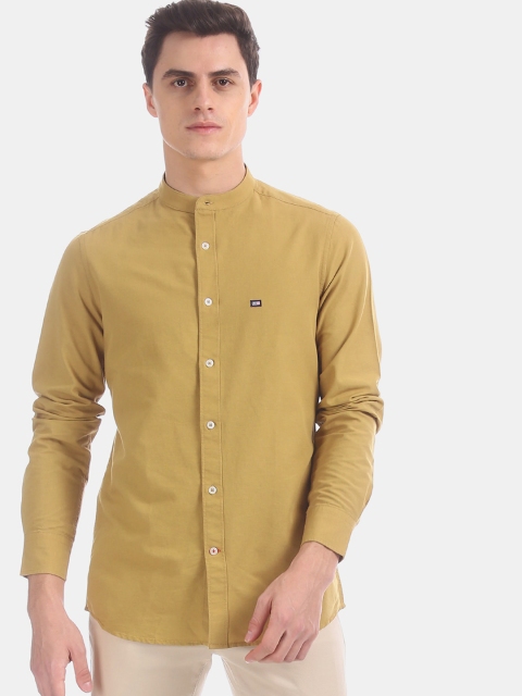 Arrow Men Beige Regular Fit Solid Casual Shirt