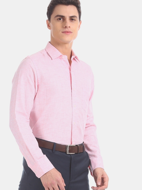 Arrow Men Pink Regular Fit Solid Formal Shirt