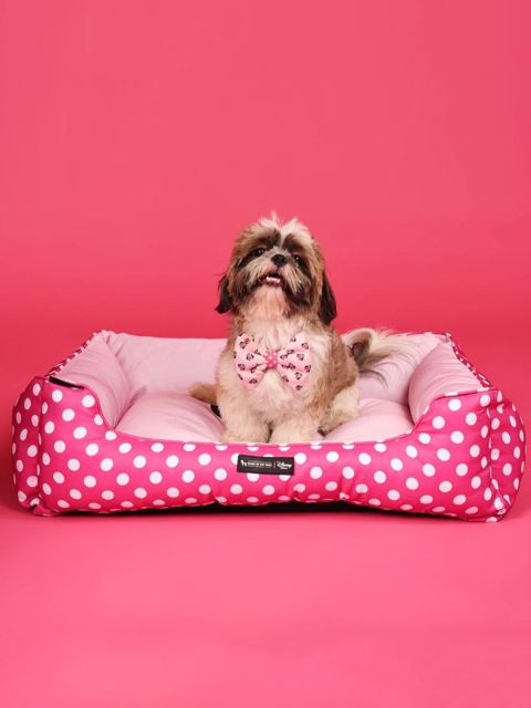 Heads Up For Tails Pink & White Polka Dot Disney Minnie Mouse Printed Lounger Dog Bed
Heads Up For Tails Pink & White Polka Dot Disney Minnie Mouse Printed Lounger Dog Bed