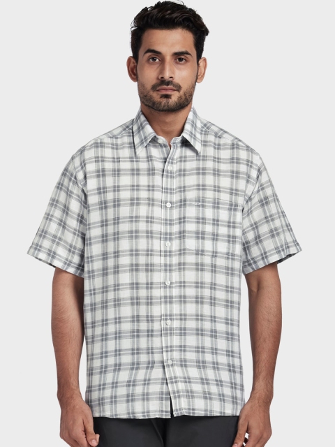 ColorPlus Men Grey & White Regular Fit Checked Casual Shirt