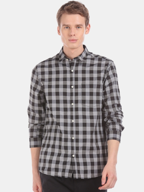 Ruggers Men Black & Grey Regular Fit Checked Casual Shirt