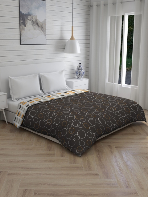 Layers Grey & White Geometric AC Room 150 GSM Double Bed Comforter