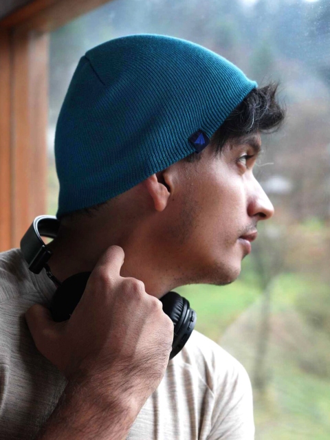 Kosha Men Teal Blue Solid Beanie