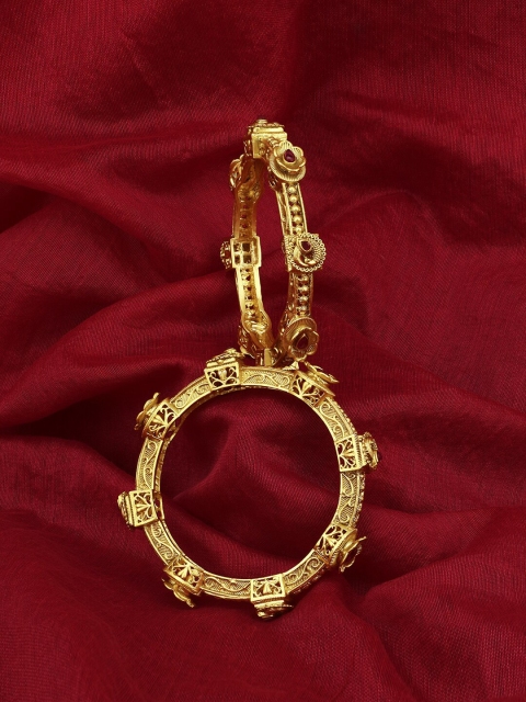 Adwitiya Collection Set Of 2 24 CT Gold-Plated Pink Stone-Studded Handcrafted Bangles
Adwitiya Collection Set Of 2 24 CT Gold-Plated Pink Stone-Studded Handcrafted Bangles