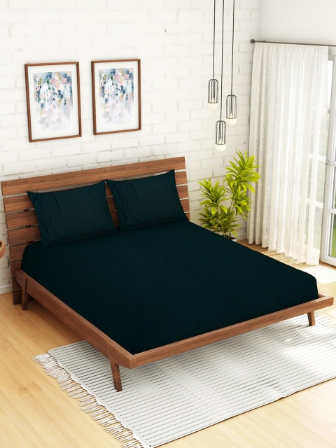 CORE Designed by SPACES Green Geometric 210 TC Cotton Queen Bedsheet with 2 Pillow Covers
CORE Designed by SPACES Green Geometric 210 TC Cotton Queen Bedsheet with 2 Pillow Covers