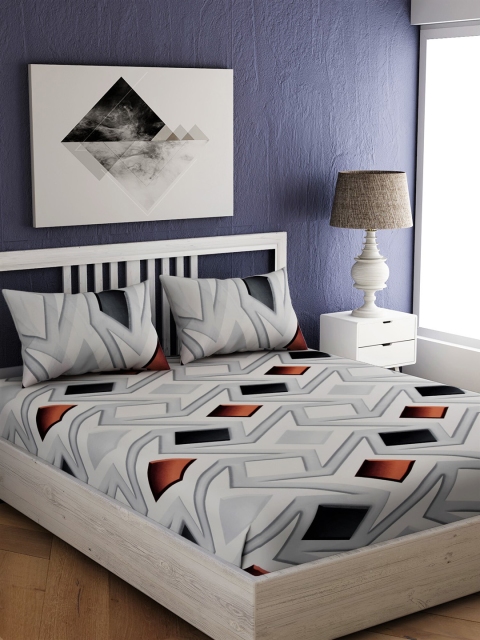 EverHOME Black & White Printed 144 TC Cotton Double Queen Bedsheet With 2 Pillow Covers
EverHOME Black & White Printed 144 TC Cotton Double Queen Bedsheet With 2 Pillow Covers