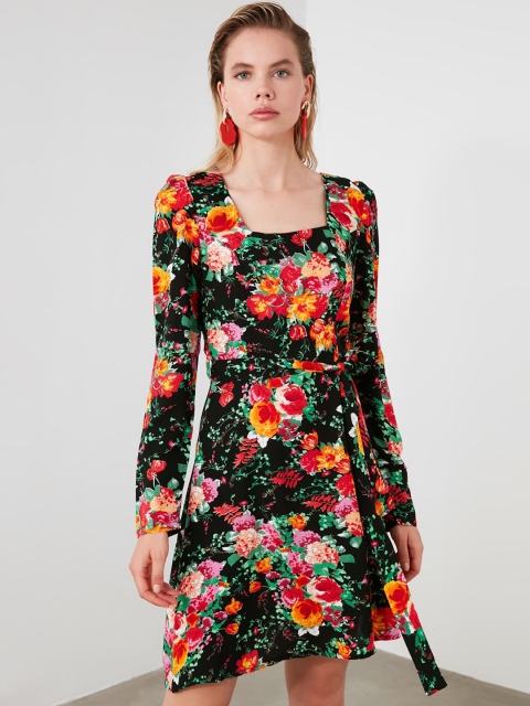 TRENDYOL COLLECTION Women Black Printed Fit and Flare Dress