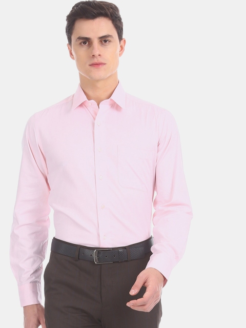 Arrow Men Pink Regular Fit Solid Formal Shirt