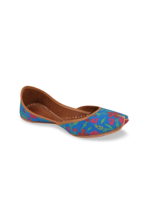 DESI COLOUR Women Blue & Pink Printed Leather Mojaris