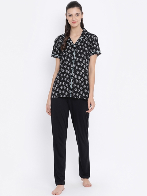 Kanvin Women Black & White Printed Night Suit