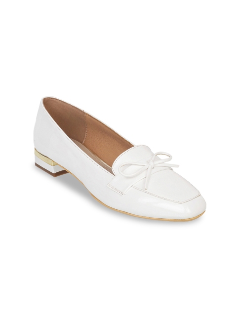 Metro Women White Solid Pumps