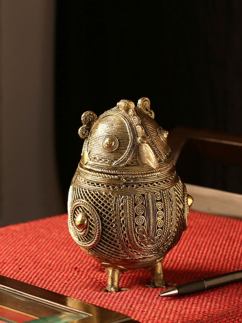ExclusiveLane Gold-Toned Royal Owl Chest Handmade Dhokra Art Multi-Utility Jewellery Box
ExclusiveLane Gold-Toned Royal Owl Chest Handmade Dhokra Art Multi-Utility Jewellery Box