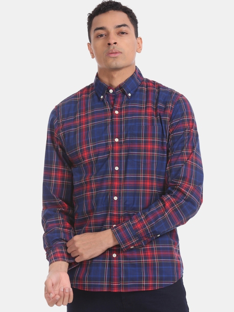 GAP Men Blue & Red Slim Fit Checked Casual Shirt