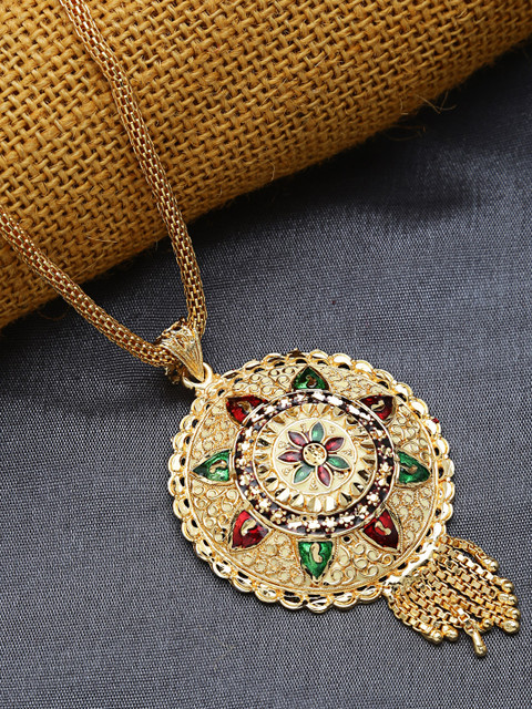 ZeroKaata Gold-Plated Red & Green Enamelled Ethnic Floral Motifs Handcrafted Pendant with Chain
ZeroKaata Gold-Plated Red & Green Enamelled Ethnic Floral Motifs Handcrafted Pendant with Chain