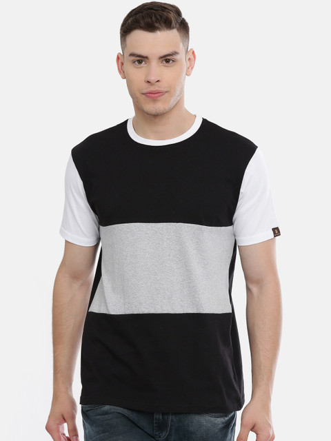 Le Bison Men Black & Grey Colourblocked Round Neck T-shirt 
Le Bison Men Black & Grey Colourblocked Round Neck T-shirt