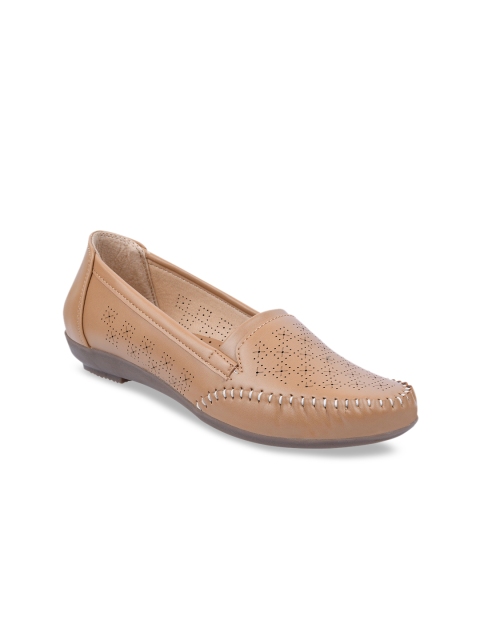 SALARIO Women Beige Textured Pumps