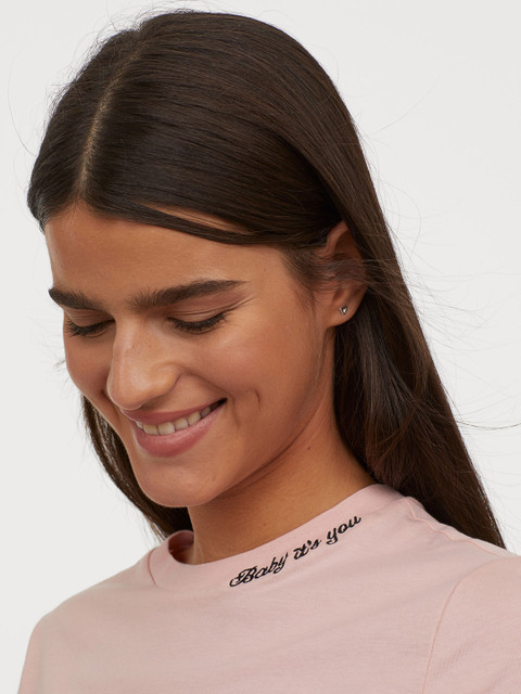 H&M Women Pink Solid Round Neck T-shirt
H&M Women Pink Solid Round Neck T-shirt