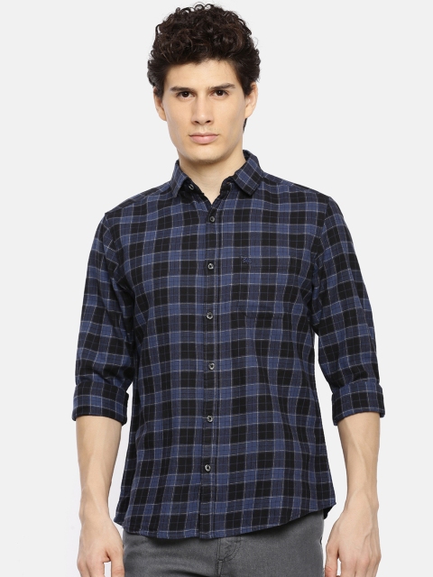 Chennis Men Navy Blue & Black Slim Fit Checked Casual Shirt