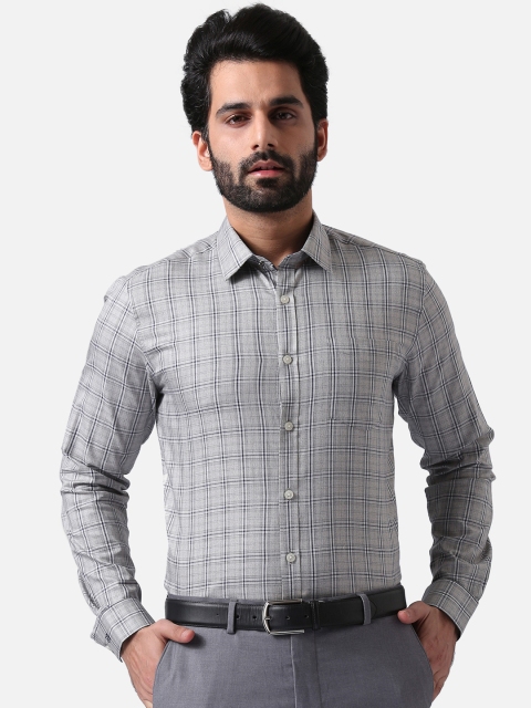 True Blue Men Grey & Navy Blue Slim Fit Checked Casual Shirt