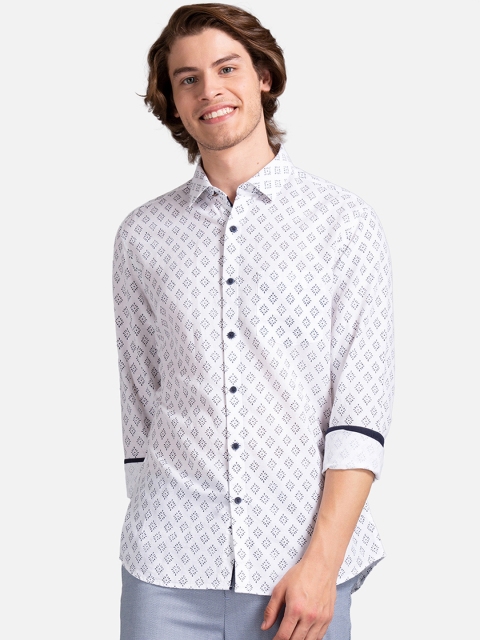 True Blue Men White & Navy Blue Slim Fit Printed Casual Shirt