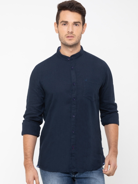 Globus Men Navy Blue Regular Fit Solid Casual Shirt