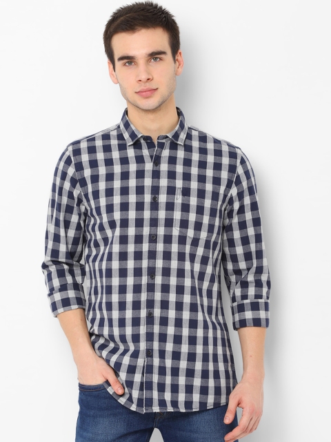 Solly Jeans Co. Men Navy Blue & White Regular Fit Checked Casual Shirt