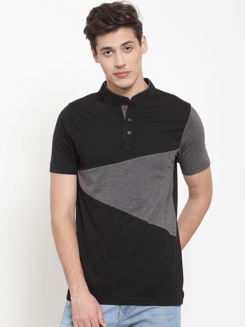 Kalt Men Black & Grey Colourblocked T-shirt