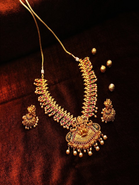 naAdwitiya Collection 24CT Women Gold-Plated & Pink Stone-Studded Temple Jewellery Set
naAdwitiya Collection 24CT Women Gold-Plated & Pink Stone-Studded Temple Jewellery Set