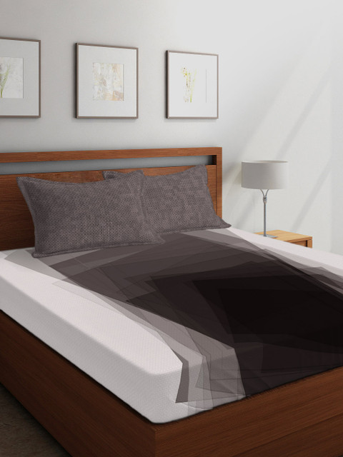 Boutique Living India Grey Geometric 210 TC Cotton 1 King Bedsheet with 2 Pillow Covers
Boutique Living India Grey Geometric 210 TC Cotton 1 King Bedsheet with 2 Pillow Covers