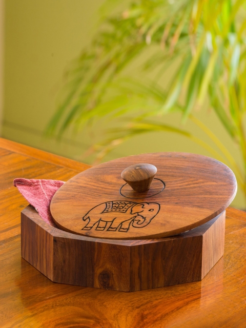 ExclusiveLane Brown The Elephant Warriors Hand Carved Sheesham Wooden Chapati Box