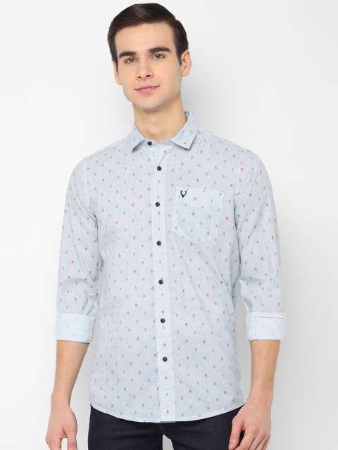 Solly Jeans Co. Men Blue & Red Regular Fit Printed Casual Shirt