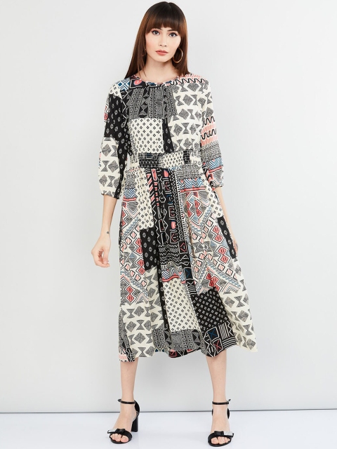max Women Grey & Off-White Printed Fit and Flare Dress