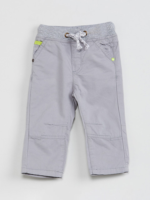 max Boys Grey Solid Regular Trousers
max Boys Grey Solid Regular Trousers