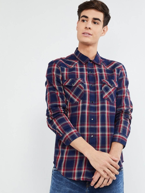 max Men Navy Blue & Red Slim Fit Checked Casual Shirt