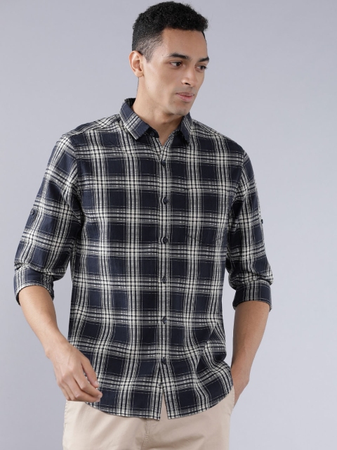 Ecko Unltd Men Navy Blue & White Slim Fit Checked Casual Shirt
