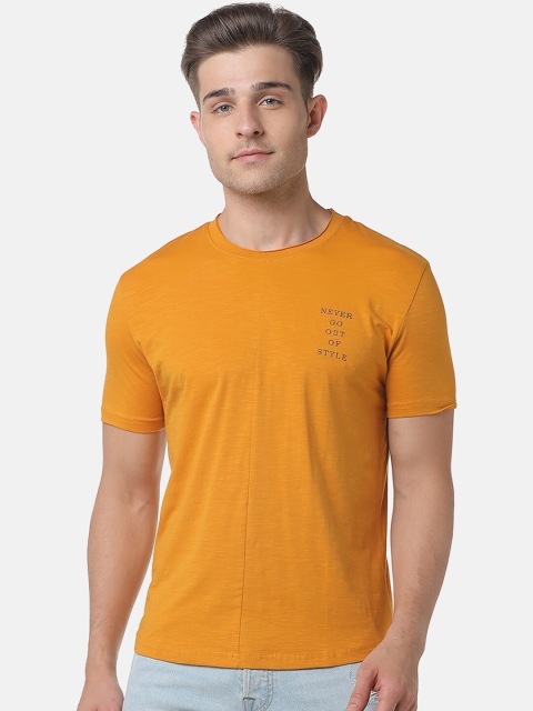 Campus Sutra Men Mustard Yellow Solid Round Neck T-shirt